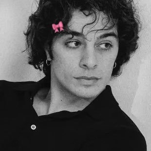 thriftkells's profile picture. manufe docet: tra poco se piagneva, era troppo sentimentale come cosa — (24 • she/her bi) 🍉