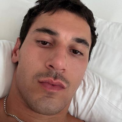 arsenmais's profile picture. https://t.co/IfVcUWupf1