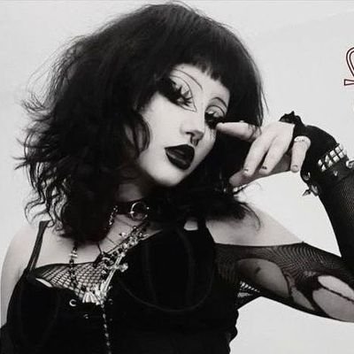 Capirotada_'s profile picture. Metalhead | DC enthusiast | Half-time witch