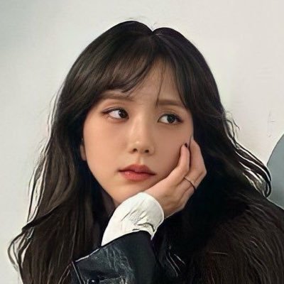 villanevill's profile picture. just a girl with many obsessions