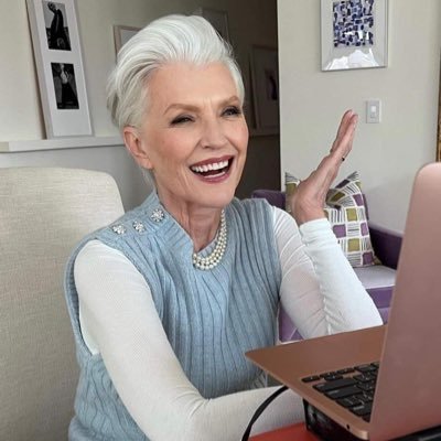 m_yaeO's profile picture. Bestselling International Author of A Woman Makes a Plan 📖 Director of Diabetics 👩‍🎓 Supermodel 💃 💃 #ItsGreatToBe76 Manager anna@mayemusk.com