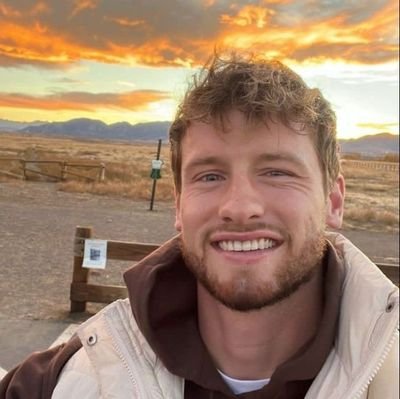 TravenLeo25220's profile picture. 