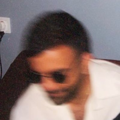 jjackalll's profile picture. نیمکت آخر کنار پنجره