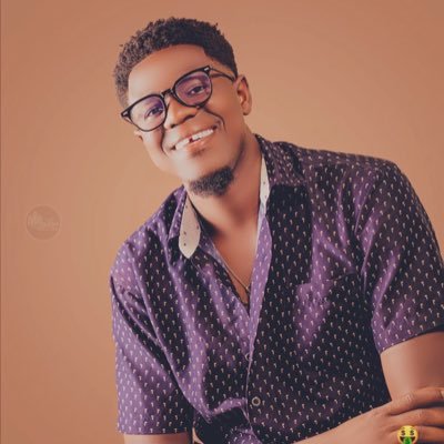 Hygue_Bernado's profile picture. Listen to your heart, it knows the truth•| Ex ; Radiotélésignal | 𝗝𝗢𝗨𝗥𝗡𝗔𝗟𝗜𝗦𝗧 | 𝐏𝐇𝐎𝐓𝐎𝐆𝐑𝐀𝐏𝐇𝐄𝐑 | INFOGRAPHIST | 📧: lubinbenado55@gmail.com ✨