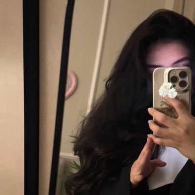 ua_re0's profile picture. الكثير من الأمور لم تعد مُهمة ..