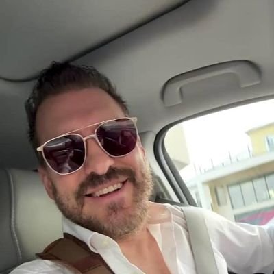 RmuloRgis1ene's profile picture. BACKUP PAGE

When something is important enough, you do it even if the odds are not in your favor

follow if you love me ❤️