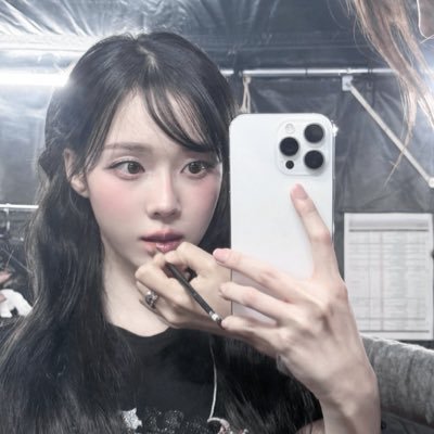 Heemiluelegant's profile picture. 