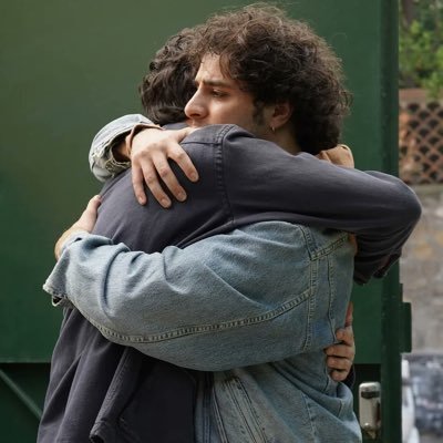 ilalightwood's profile picture. ho un po’ di ansia sociale, preferisco scrivere, disegnare ed editare. 🔮