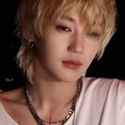 starrygosyx's profile picture. 