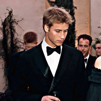 oIdetonian's profile picture. made it to paris and back before breakfast.