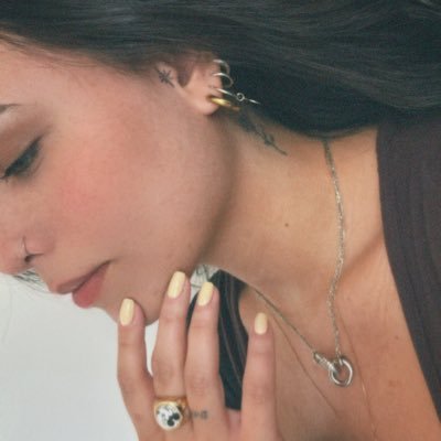 lelavishh's profile picture. todo espectro que forma a cabecinha degenerada