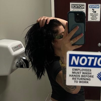 revengetori's profile picture. 