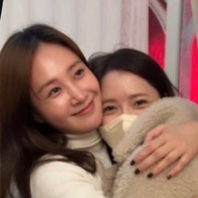 yttsshys's profile picture. 🍑 fan account | 엄마가 관리하는 계정