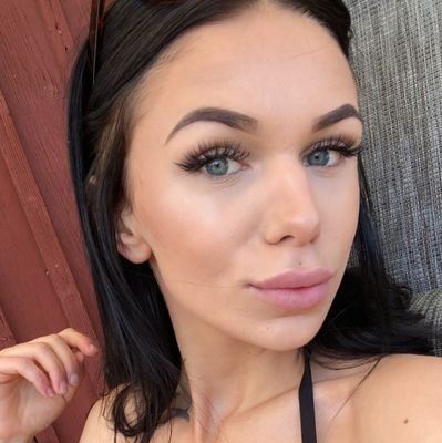 peaches0147's profile picture. 