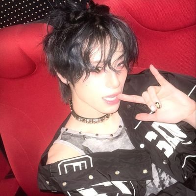 Amo_pudim_'s profile picture. Contra tudo e todes