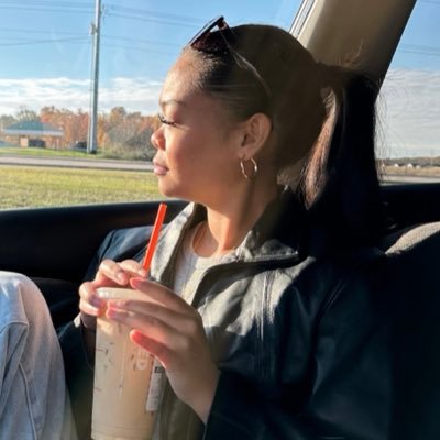 mikhaylapalicte's profile picture. 