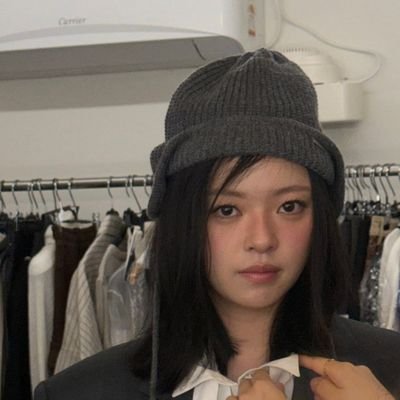 sprinklepurple's profile picture. my love for Jisoo hit me like an earthquake 
my love for Twice and Jeongyeon bloomed beautifully