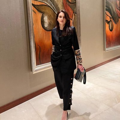 theresaryanfx's profile picture. Venture Capitalist | Property | Business |  Markets | Female trader