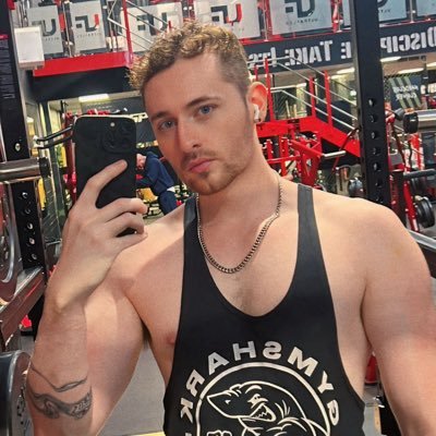 Michaaaellll's profile picture. Qualified Personal Trainer and Olympic Lifting Coach.🏋🏻‍♂️  ⬆️⬆️⬆️