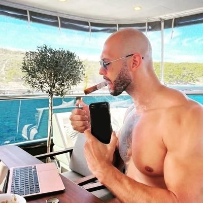 andrewtate822's profile picture. In a World racing forward, can you afford to stand still? Be the 1%💯 Join The Real World 🌎