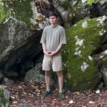 qwertxzy's profile picture. As seen on Bluesky