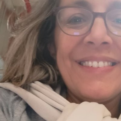 CataWar's profile picture. Avanzo con fe y un café, mientras sueño despierta. 
Comprendernos es la única forma de construir ♡ 🇨🇴
Relaciones Públicas - Solidaridad - Algunas Letras