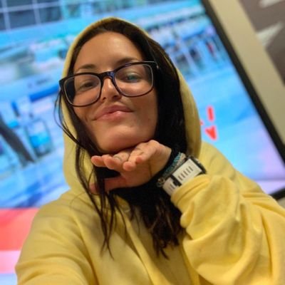 roselaurajames's profile picture. im paying