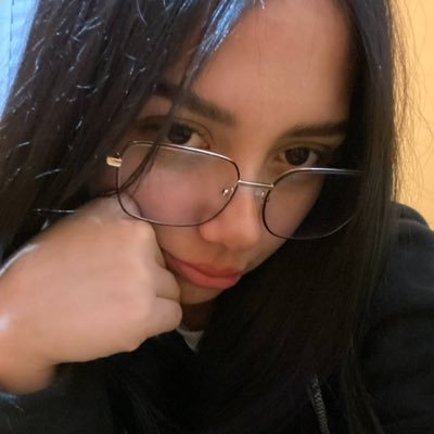 Emmaekkno's profile picture. 19 | USA | new here!! bump my dms if i dont reply! 💫