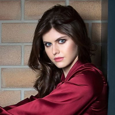 MissValPrescott's profile picture. Chief Operations Officer of @WayneTCH, Former Executive Assistant to Bruce Wayne (@EgoSumVindictas) | #DCRP | #OC