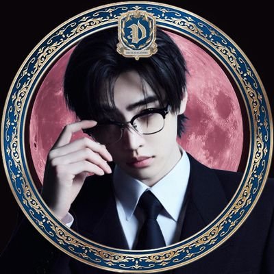 hoon_daydream_'s profile picture. We will connect... no matter what 🩵                               
운명 like destiny, you know — WTL Europe Tour 03.09.2025 🫶🏼🔥