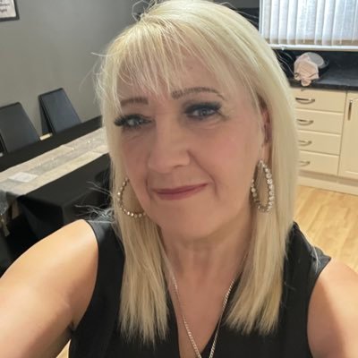 AngeM1888's profile picture. CelticFC 🍀💚#T1D 30 years. She believed she could, so she did💚Never let anyone dull your sparkle ✨ Lover of wine 🍷and holidays.🏖️Sweary, straight talker.