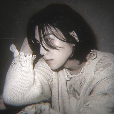 taketwo_13's profile picture. somebody does love but I'm thinking about min yoongi ⋆. 𐙚 ˚ ☆🎸🎧