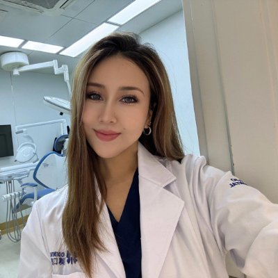 DrReneeRossi's profile picture. My canvas is the mouth, and my brush is the dental tool.🚫Porn messages