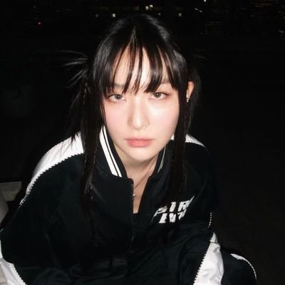 latinaselvagem's profile picture. que vai chover quando o sol se cansar, para que flores não faltem .⋅ ♫ ⋅. #정국