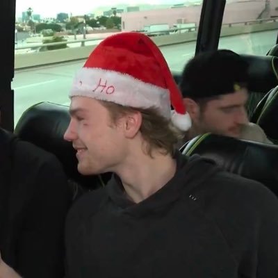 CALDERZARY's profile picture. 🍉ﾒ𝟶☆彡 YOUR 2026 hart winner, connor zary! | #Flames #GoAvsGo | #13 🕊️ #21 🕊️