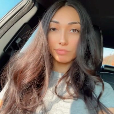 SaavedraSummer's profile picture. 