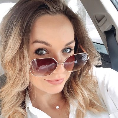 SuisDaria's profile picture. When the stethoscope meets the sunset, poetry and pulse begin to communicate