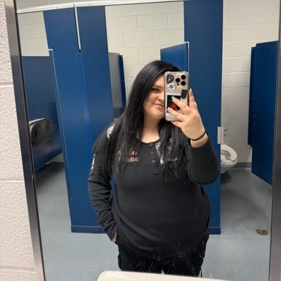 kellyhough_'s profile picture. 28|| music photographer || cat mom || available for tour ||