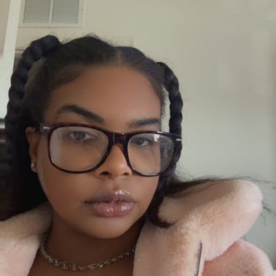 burrr_ay's profile picture. philly.