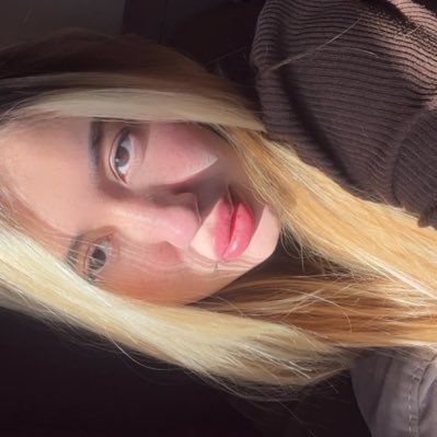 realrinapryy's profile picture. متاسفانه قبلیم از راه بدر‌شد @realrinapry