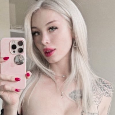 vic19toria's profile picture. 