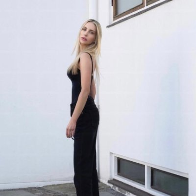 imogen_jones1's profile picture. Continuous learning drives continuous progress, and long-term accumulation leads to excellence. I am Imogen, currently living and working in Spain as a freelanc