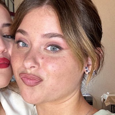 andmoredream's profile picture. 