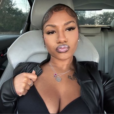 envyymarr's profile picture. 