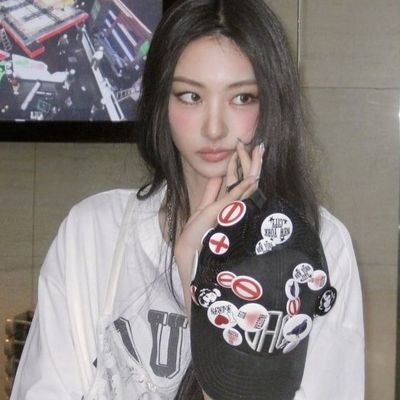 yapthusiast's profile picture. stuck in this pbb lore🧍🏻‍♀️— currently at the #ashrave asylum :DD