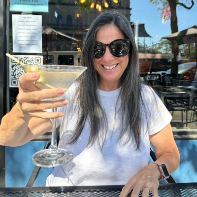 lauraadeleminix's profile picture. 