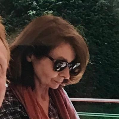 catpom27's profile picture. « En Constitution comme au Rugby, la règle du jeu est un vecteur de civilisation. » Feu Guy Carcassonne rugbyman et constitutionnaliste