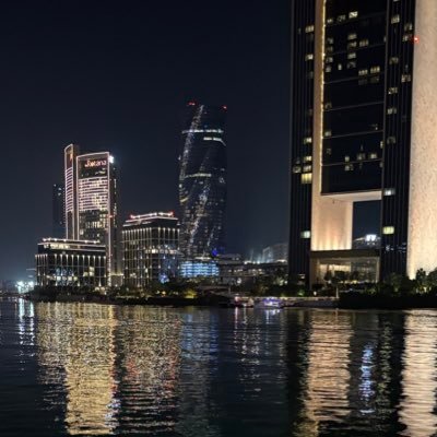 rayanhaldoss's profile picture. بُنِيتْ بَعّدٰ الْهٰدمّ وَ مْن يُبنَىٰ بَعْد الّهَدّمْ(لاَ) يُهّدَمّ🍂