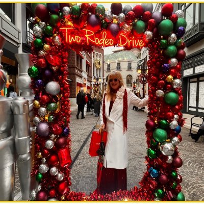 TheRomanceOlog1's profile picture. The RomanceOlogist®! We Are Romantic Influencers! We Review Travel, Resorts, Dining, Fashions, Gifts, Movies & More! We're Also Screenwriters!