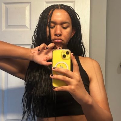 moonsirensz's profile picture. daughter of the moon 🌑 🏳️‍⚧️ 24